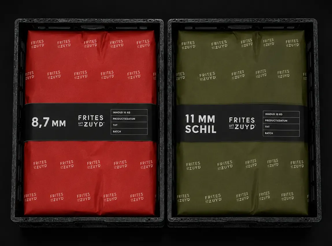 Twee kratten met verpakte frites, rood voor 8,7 millimeter en olijfgroen voor 11 millimeter met schil